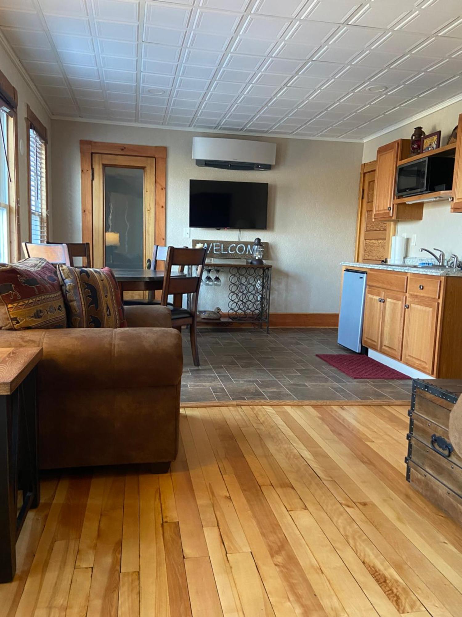 Tavern - Country Suite Newport Zewnętrze zdjęcie