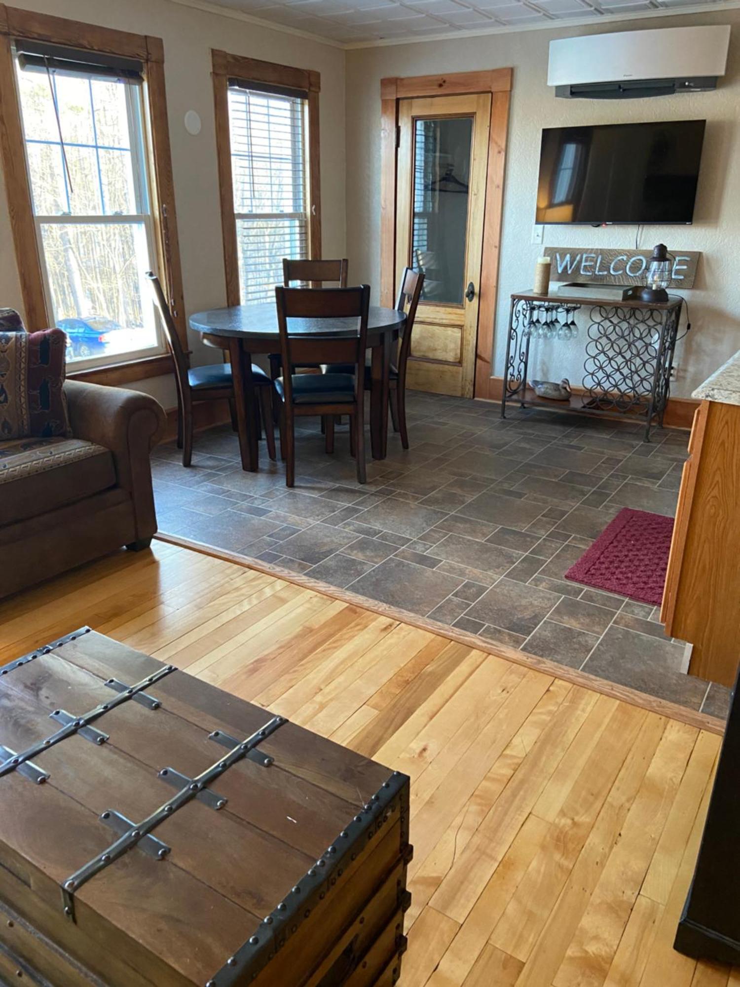 Tavern - Country Suite Newport Zewnętrze zdjęcie